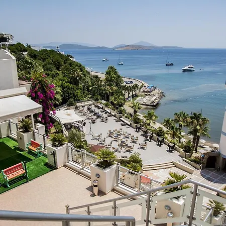 Otel Lighthouse 4*