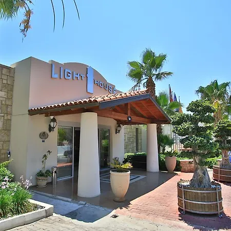 Otel Lighthouse 4*