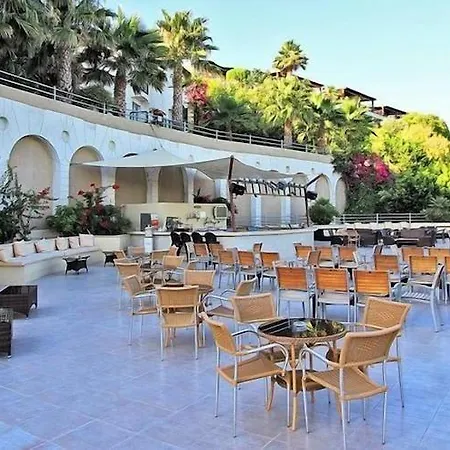 Otel Lighthouse 4*