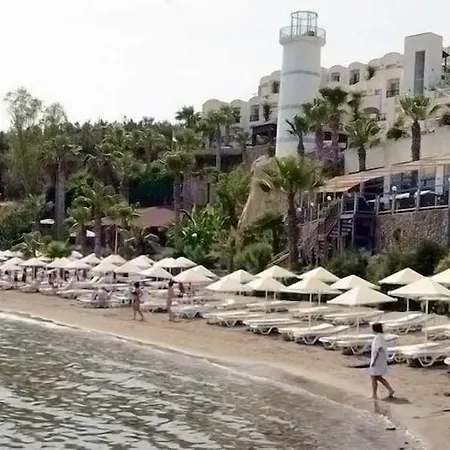 Lighthouse Otel 4*
