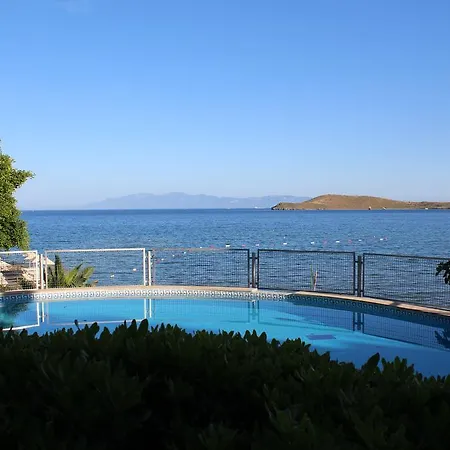 Lighthouse 4* Ortakentyahşi